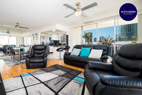 SPACIOUS RESORT STYLE APARTMENT And PARKING INC - Events Australia 0