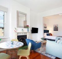 Spacious Studio With Balcony in Inner-City Glebe - Events Australia