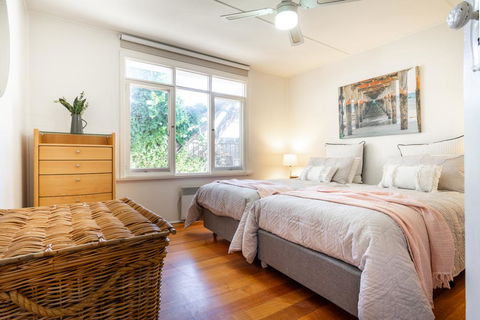 St Ives Cottage - Tourism Bookings 1