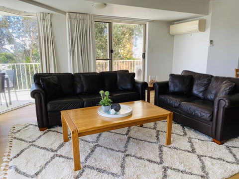 Steps From Mudjimba Beach 3 BR Apt Sunshine Coast With WIFI,Pool,Parking - Tourism Bookings 1