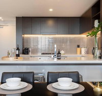 STH - River Views Fast Internet Long Stays - Events Australia