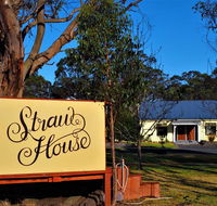 Straw House B and B - Tourism Bookings