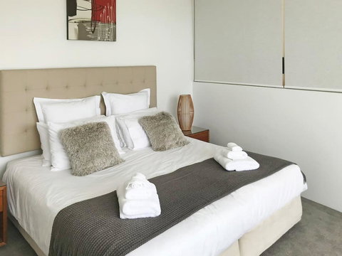 Stunning Views, Air On Broadbeach!Wine, Wifi, Parking - Accommodation Europe 2