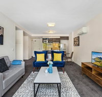 Stylish 2-Bed Apartment with Parking in Hip Area - Tourism Bookings