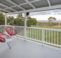 Sugar Shack - Character Family Home Right on the Ocean - Events Australia
