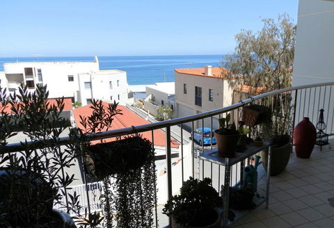 Sun, Sand, Sea And Salty Kisses Cottesloe Beach House - Events Australia 0