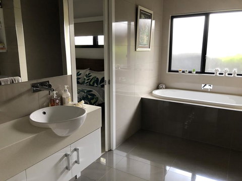 Sunset On Sunrise Bed & Breakfast - Events Australia 2