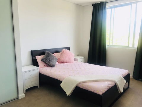 Sunset View 2 Bedroom Apt Next To Station - Tourism Bookings 2