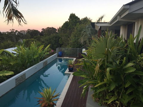 Sunshine Coast Tropical Getaway - Events Australia 1