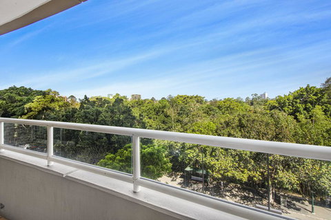 Super Convenient Apartment With Garden Views - Events Australia 0