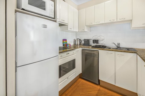 Super Convenient Apartment With Garden Views - Events Australia 3