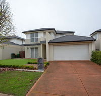 Superb Luxe 5BR housePoint Cook near lake - Events Australia