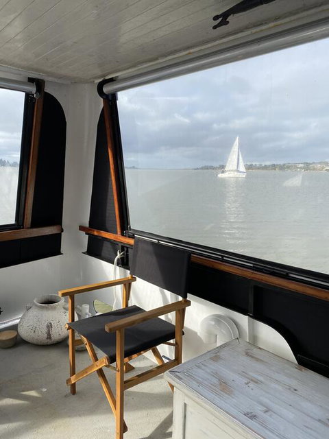 Swamp Fox Luxury 2BR Dutch Barge - Events Australia 3