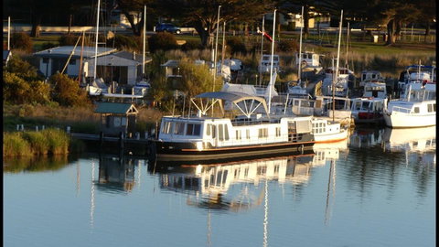 Swamp Fox Luxury 2BR Dutch Barge - Events Australia 0