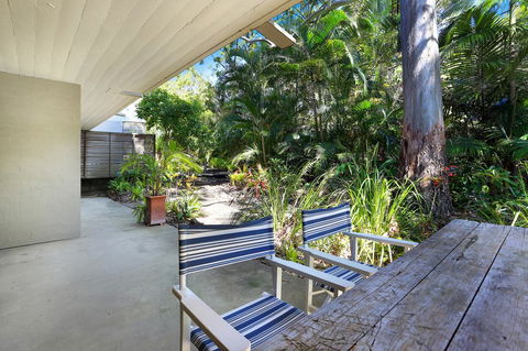 Tea Trees - Tourism Bookings 1