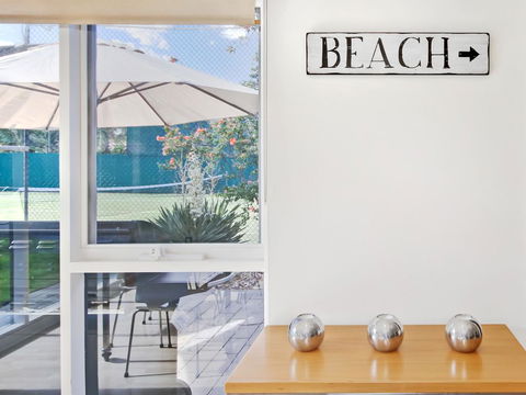 Tennis Elbow - Tourism Bookings 1