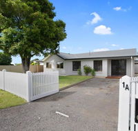 THE ASHMAN HOUSE - modern and close to town - Events Australia