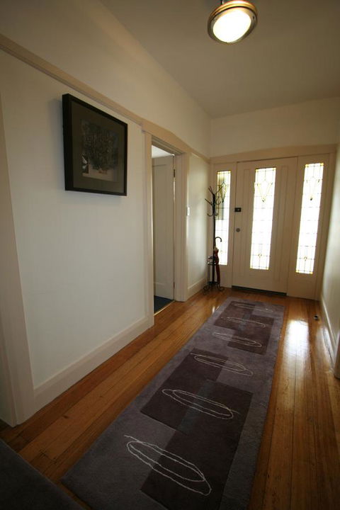 Moonah Central Apartments - Tourism Bookings 24