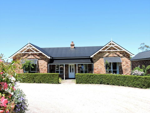 Hazelcreek Cottages - Tourism Bookings 23