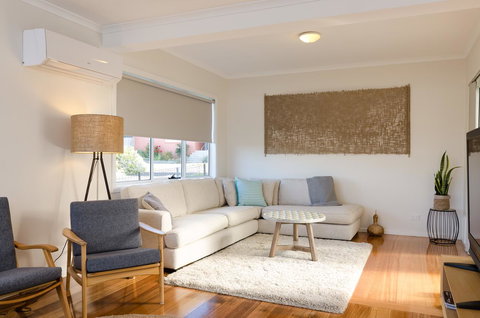 Penguin Beach House - Events Australia 14