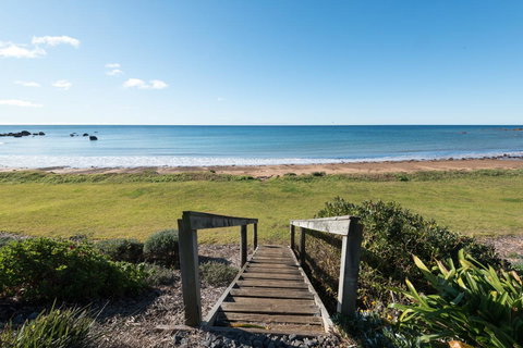 Penguin Beach House - Events Australia 19