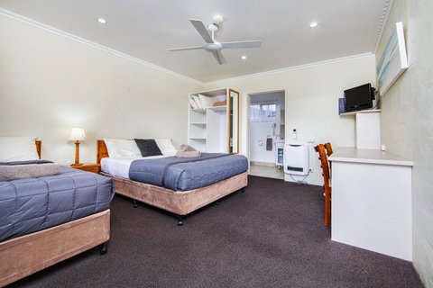 Wintersun Gardens Motel - Events Australia 39