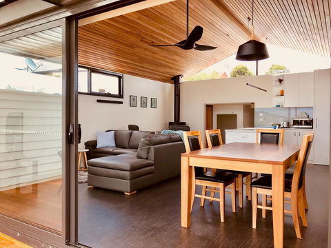 Omaroo House - Panoramic Water Views - Events Australia 4