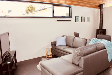 Omaroo House - Panoramic Water Views - Events Australia 10