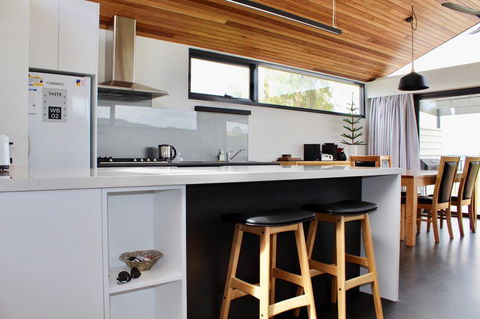 Omaroo House - Panoramic Water Views - Events Australia 14