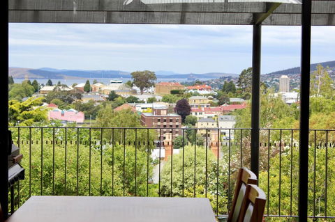 Omaroo House - Panoramic Water Views - Events Australia 6