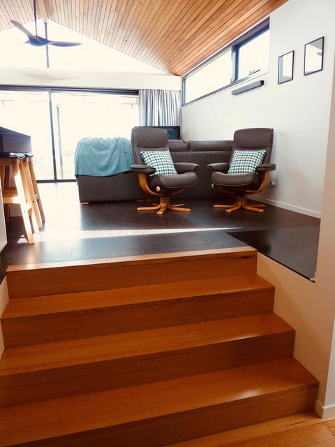 Omaroo House - Panoramic Water Views - Events Australia 13