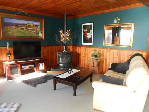 Tidelines Of Bicheno - Events Australia 33