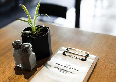 Shoreline Hotel - Accommodation Europe 4