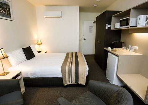 Shoreline Hotel - Accommodation Europe 39