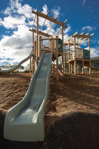 Shoreline Hotel - Accommodation Europe 13