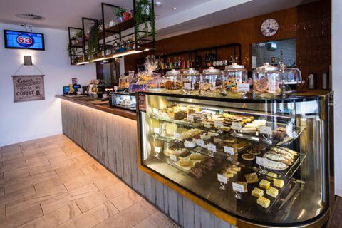 Shoreline Hotel - Accommodation Europe 5