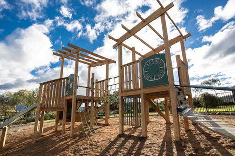 Shoreline Hotel - Accommodation Europe 11