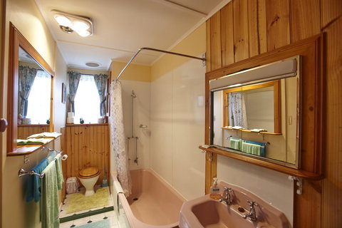 Blue Wren Riverside Cottage - Events Australia 21