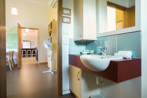 Arthur Riverfront And Sea Lodge Downstream - Events Australia 17