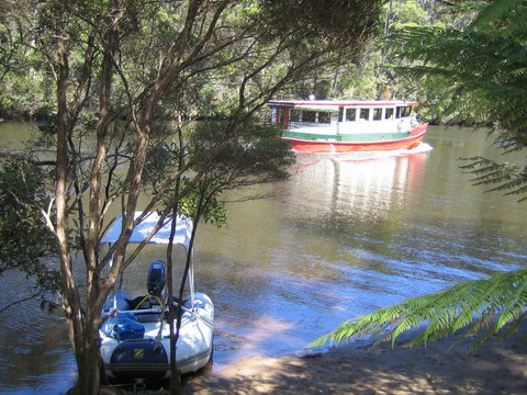 Arthur Riverfront And Sea Lodge Downstream - Events Australia 26