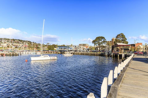 Bellerive Marina View Apartments No 28 - Events Australia 32