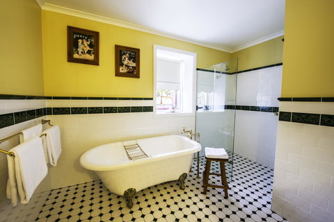 Touchwood Cottages - Accommodation Europe 10