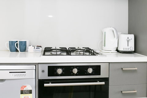 Poplar Box Hill Apartment - Events Australia 14