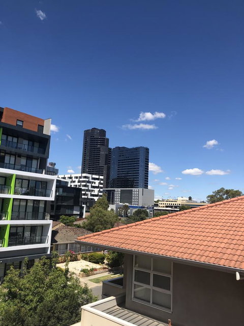 Poplar Box Hill Apartment - Events Australia 10