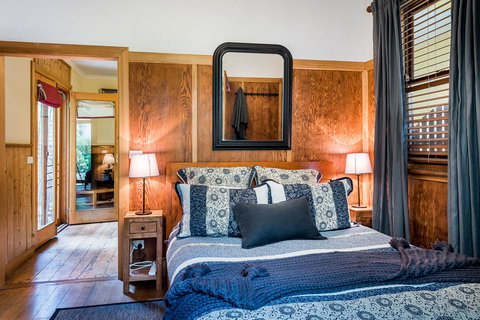 Avalon House - Accommodation Europe 44