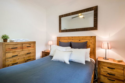 Avalon House - Accommodation Europe 5