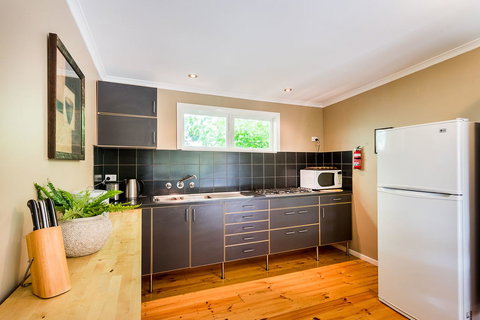 Avalon House - Accommodation Europe 28