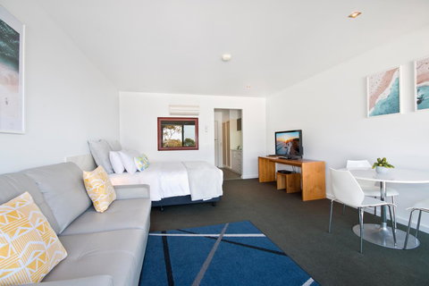 Lorne Bay View Motel - Events Australia 10