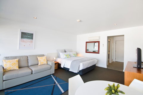 Lorne Bay View Motel - Events Australia 11