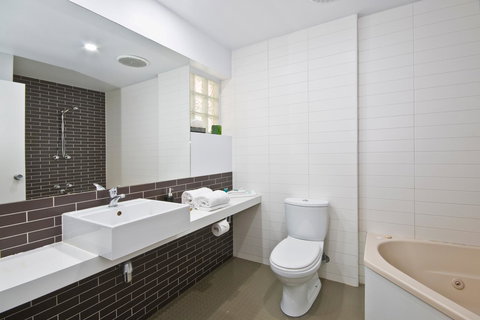 Lorne Bay View Motel - Events Australia 30